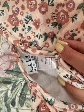 Nicole Miller footsie